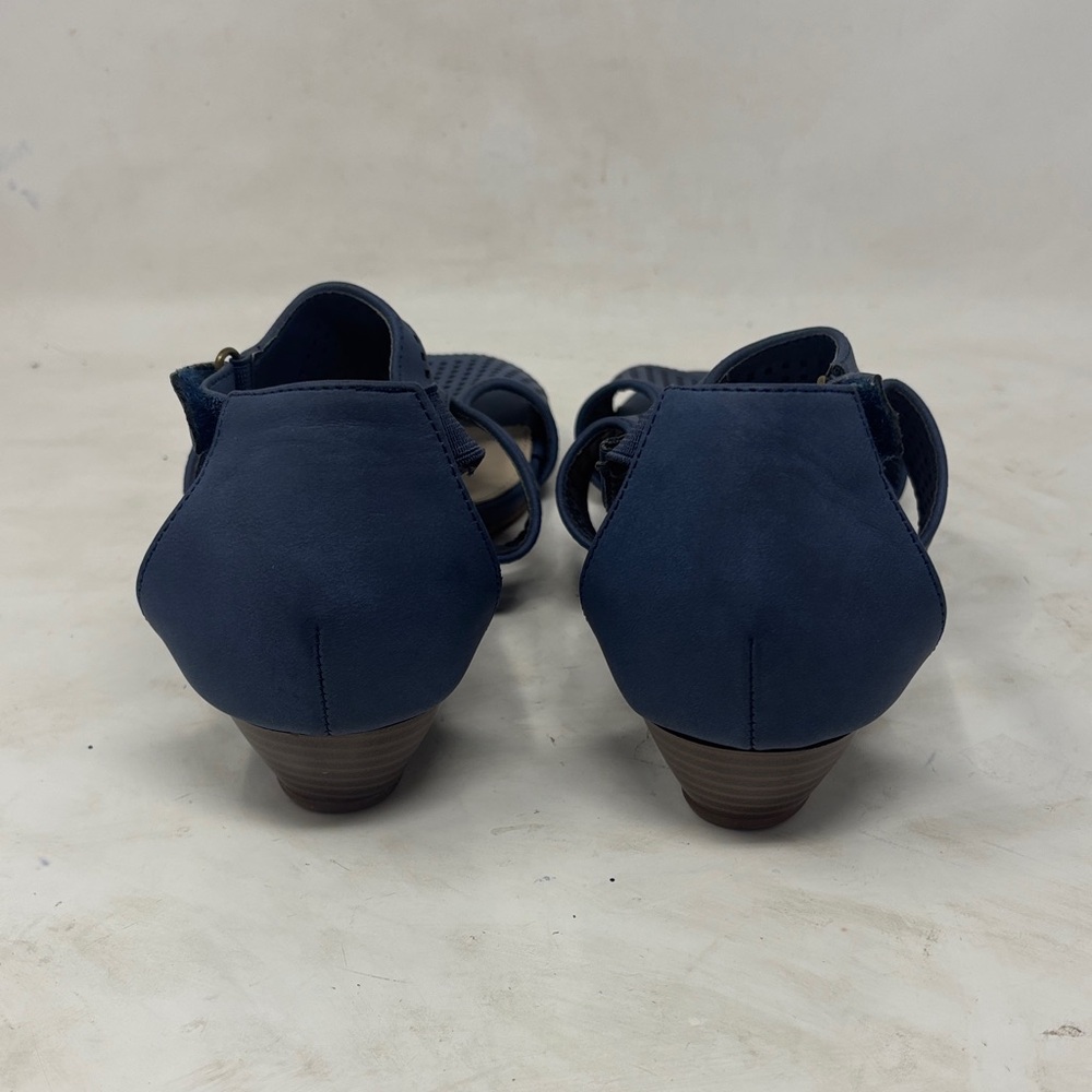 Array Women's Elegant Navy Sandals - image 4